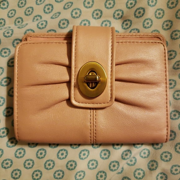 Coach Handbags - EUC Coach Peachy Pink Wallet